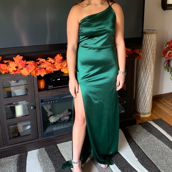 Emerald Green Formal Dress - Picture 2 of 4